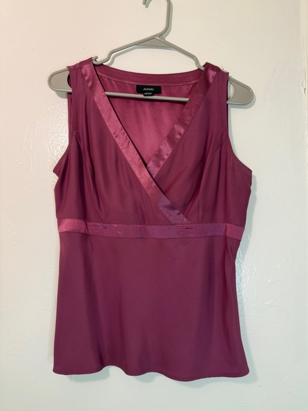 Alfani 100% Silk Sleeveless V-Neck Surplice Blouse - Plum Magenta (Size 8)